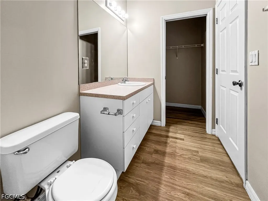 2130 NE 8th Place Cape Coral FL 33909