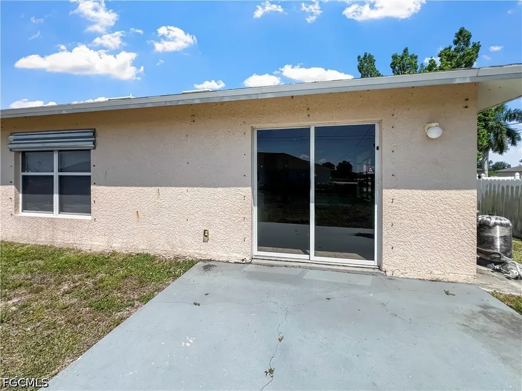 2130 NE 8th Place Cape Coral FL 33909