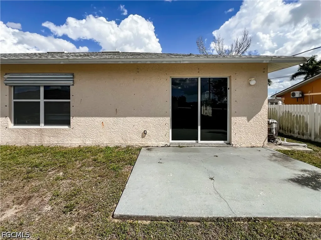 2130 NE 8th Place Cape Coral FL 33909