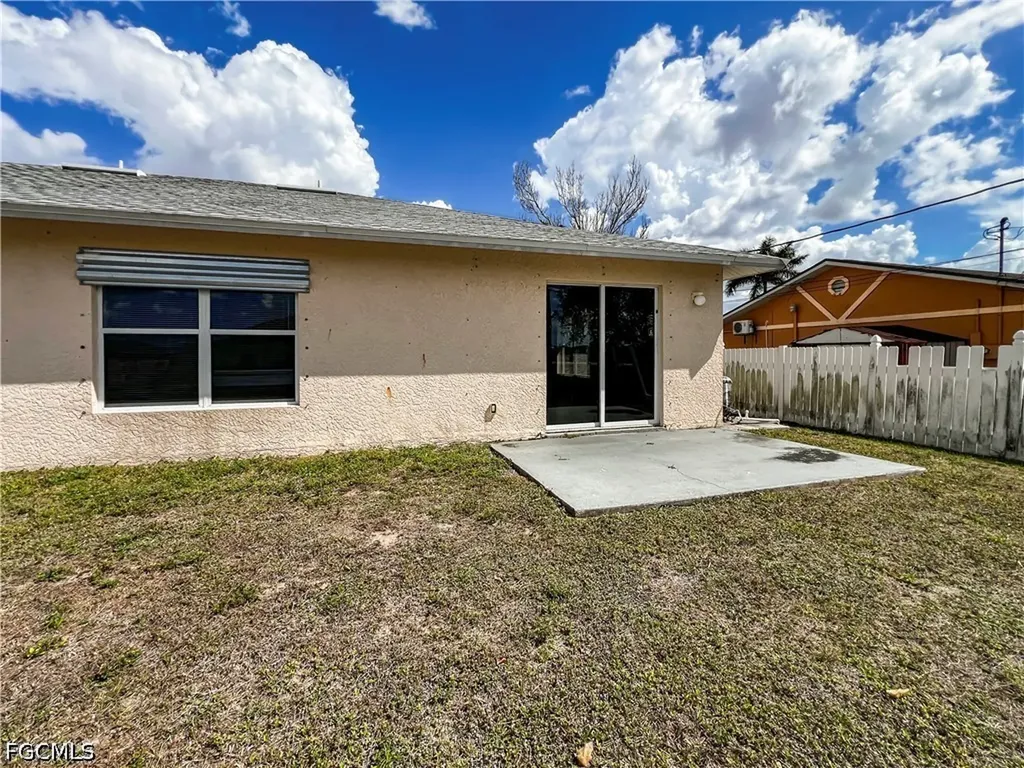2130 NE 8th Place Cape Coral FL 33909