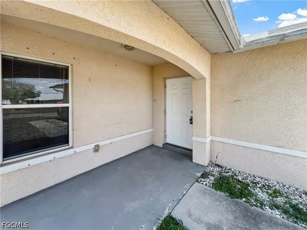 2130 NE 8th Place Cape Coral FL 33909