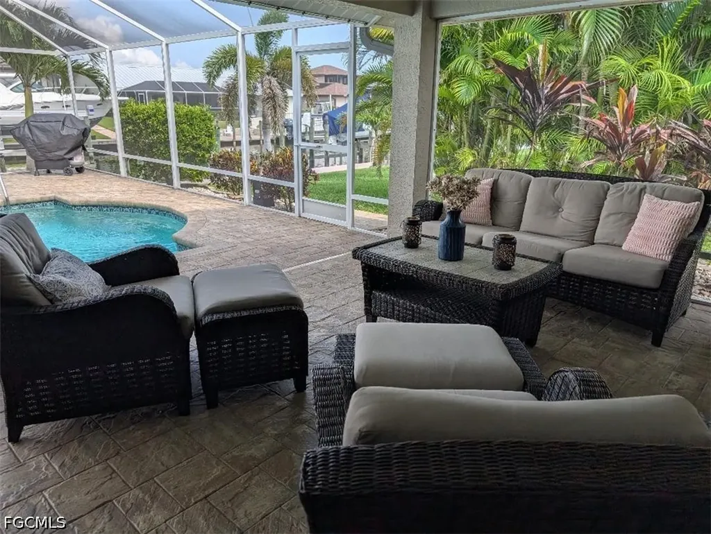 5008 SW 9th Place Cape Coral FL 33914