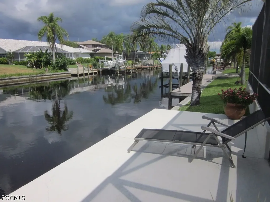 5008 SW 9th Place Cape Coral FL 33914