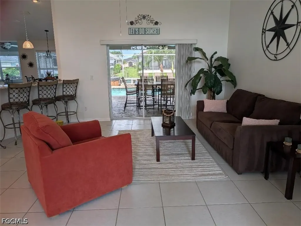 5008 SW 9th Place Cape Coral FL 33914