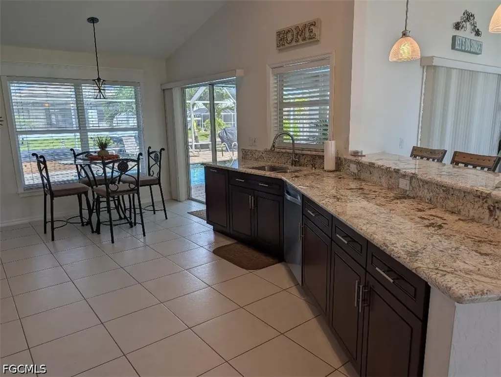 5008 SW 9th Place Cape Coral FL 33914