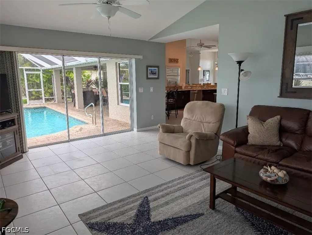 5008 SW 9th Place Cape Coral FL 33914