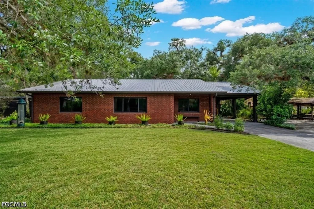 412 Fraser Avenue Labelle FL 33935