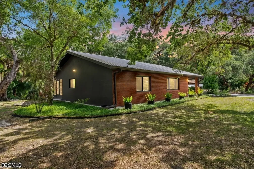 412 Fraser Avenue Labelle FL 33935