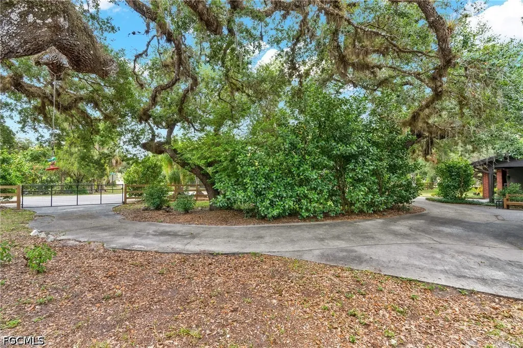 412 Fraser Avenue Labelle FL 33935
