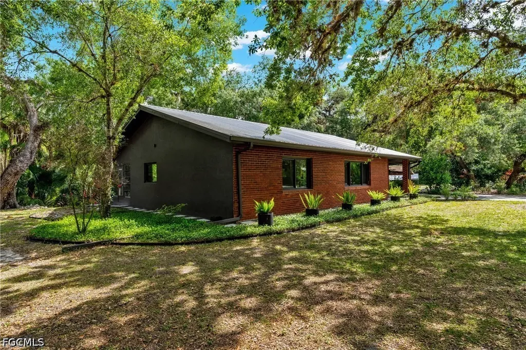 412 Fraser Avenue Labelle FL 33935