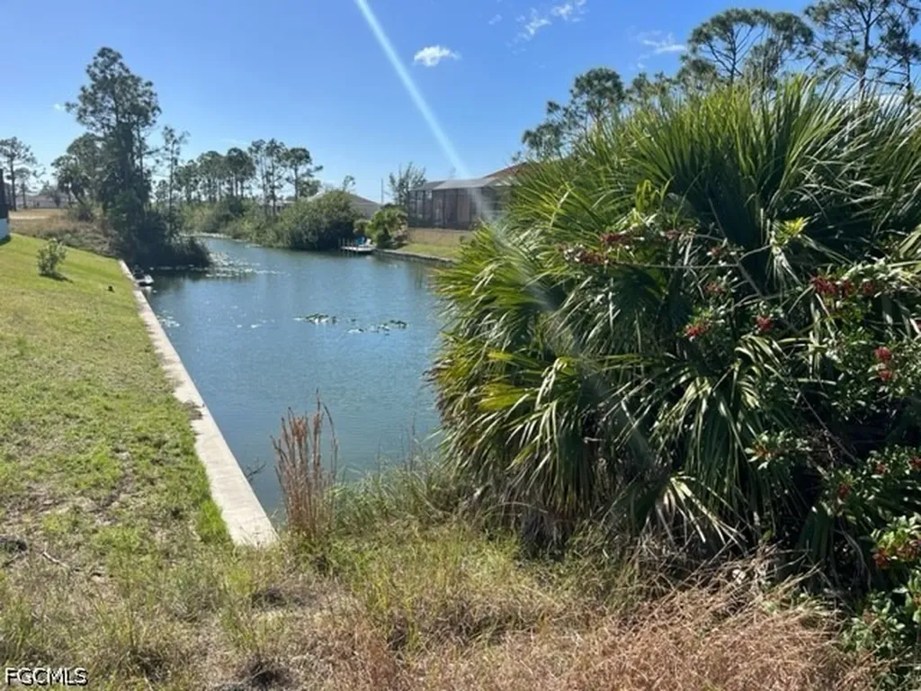 1720 Jacaranda Parkway W Cape Coral FL 33993