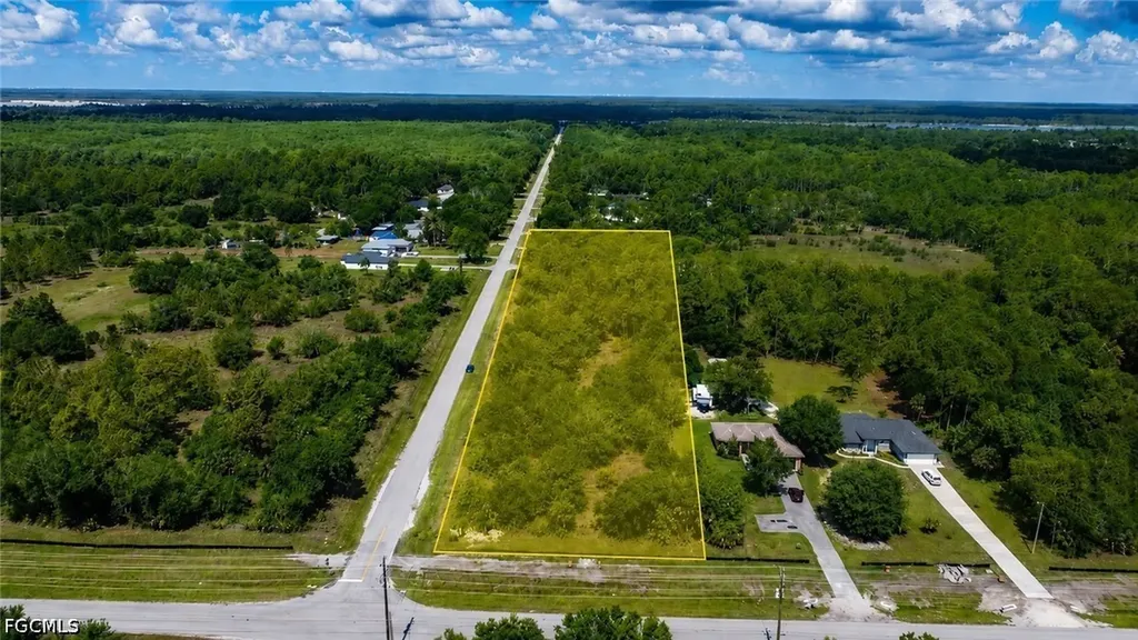 Xxxx 66th Avenue NE Naples FL 34120