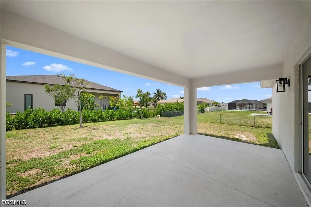 202 NW 25th Place Cape Coral FL 33993