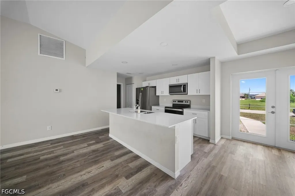 202 NW 25th Place Cape Coral FL 33993