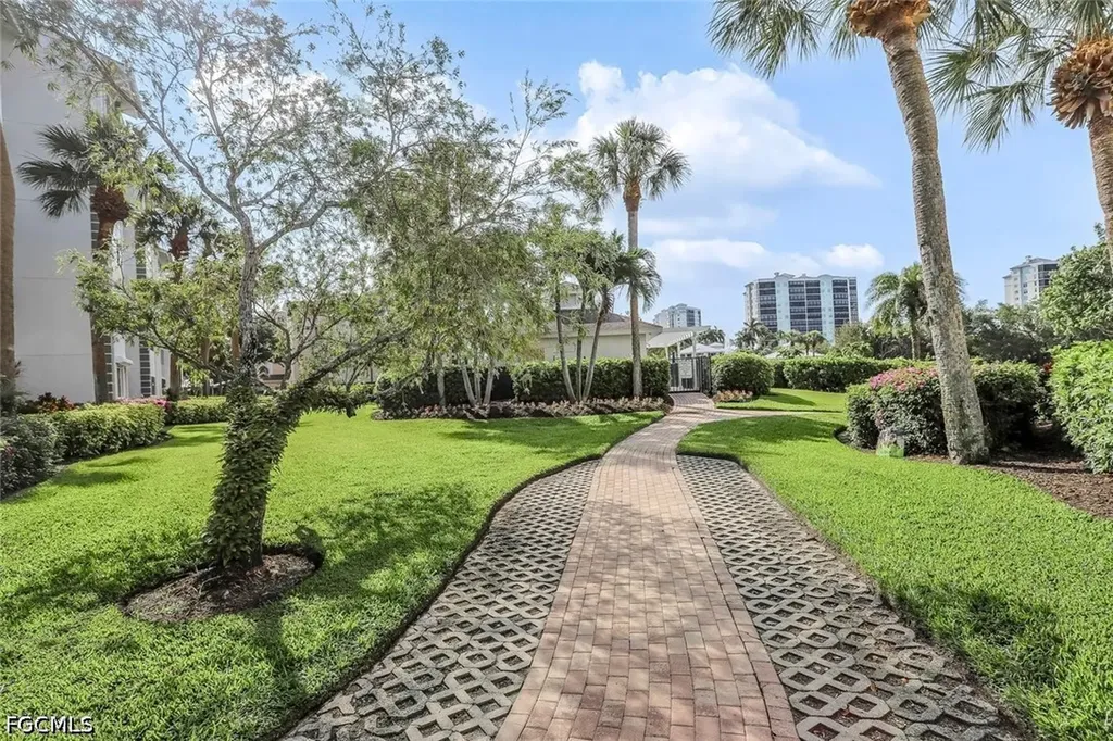 340 Horse Creek Drive Naples FL 34110