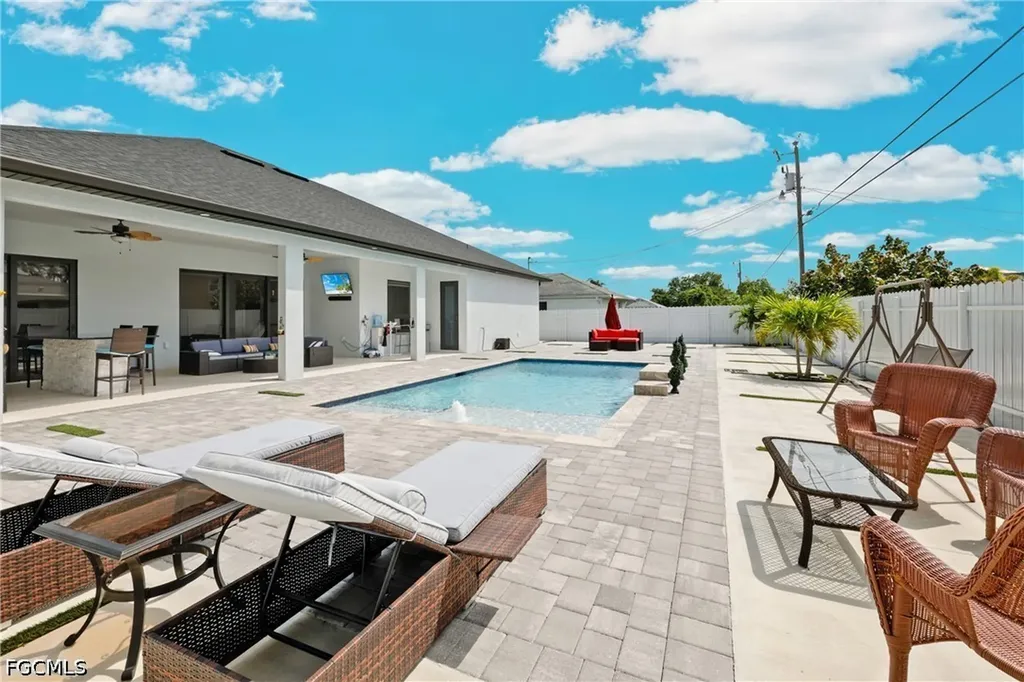 140 SE 16th Street Cape Coral FL 33990
