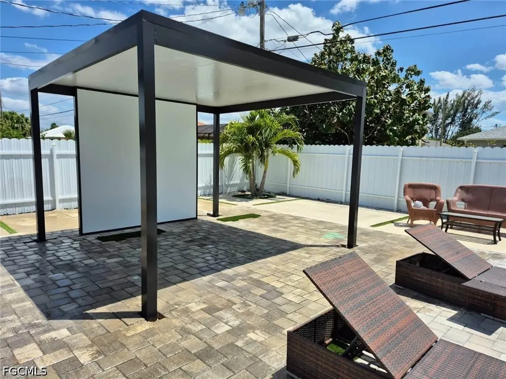 140 SE 16th Street Cape Coral FL 33990