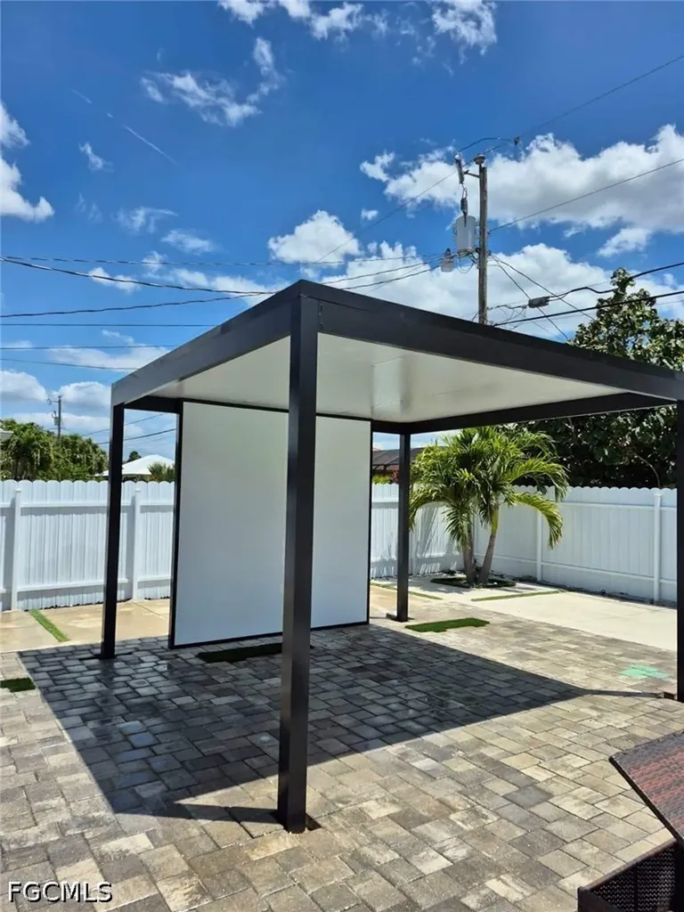 140 SE 16th Street Cape Coral FL 33990