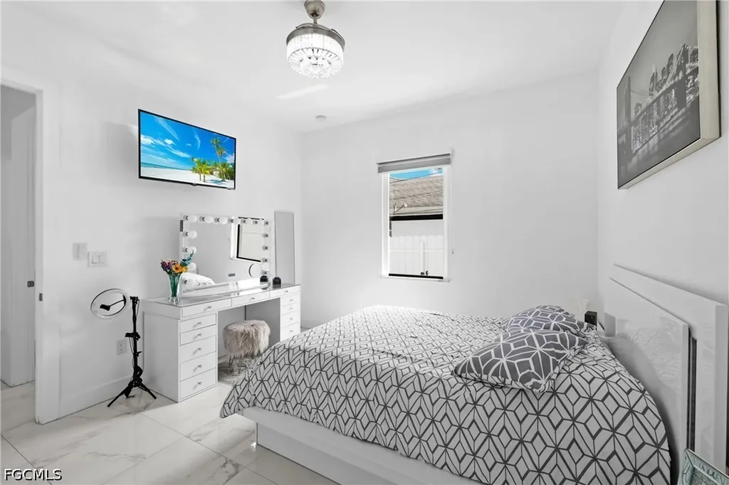 140 SE 16th Street Cape Coral FL 33990