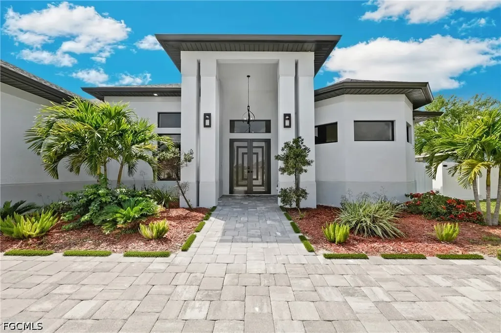 140 SE 16th Street Cape Coral FL 33990