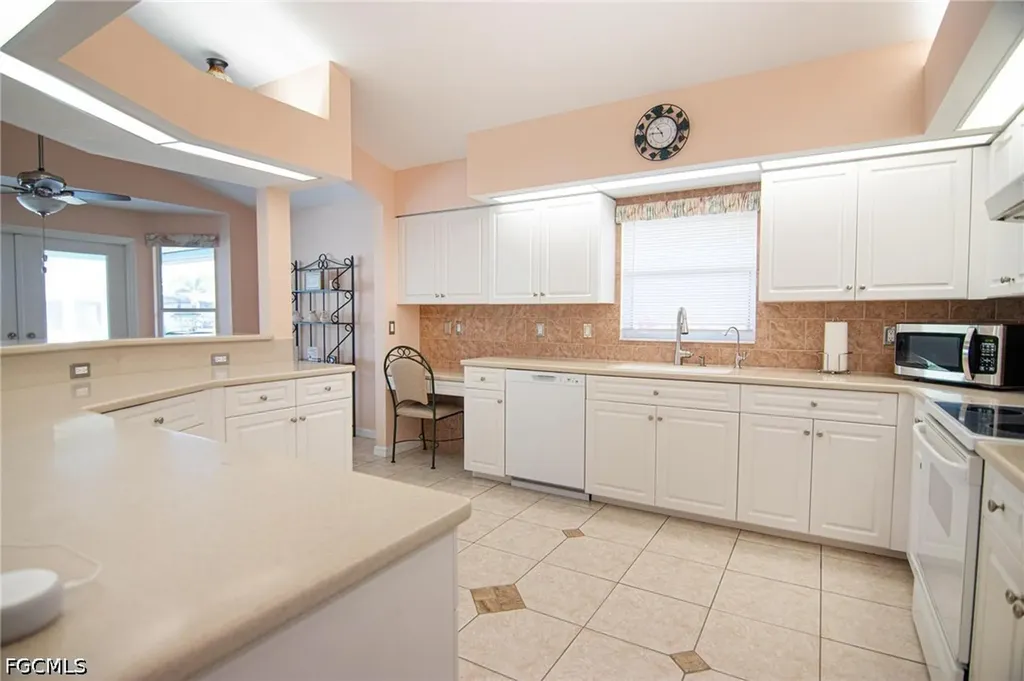 4418 SW 12th Place Cape Coral FL 33914