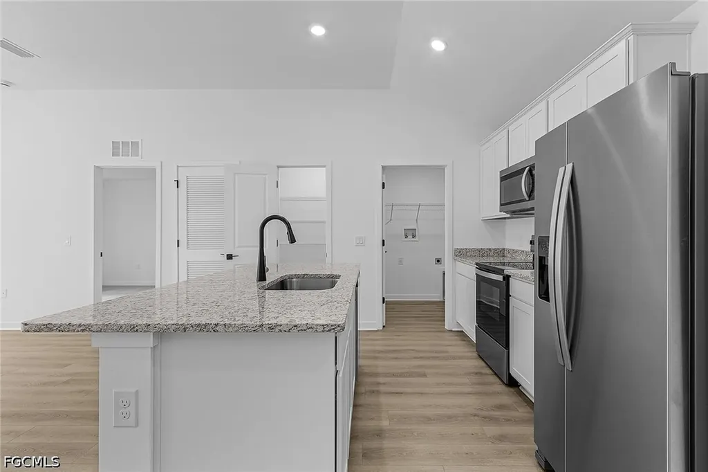 1909 NW 27th Street Cape Coral FL 33993