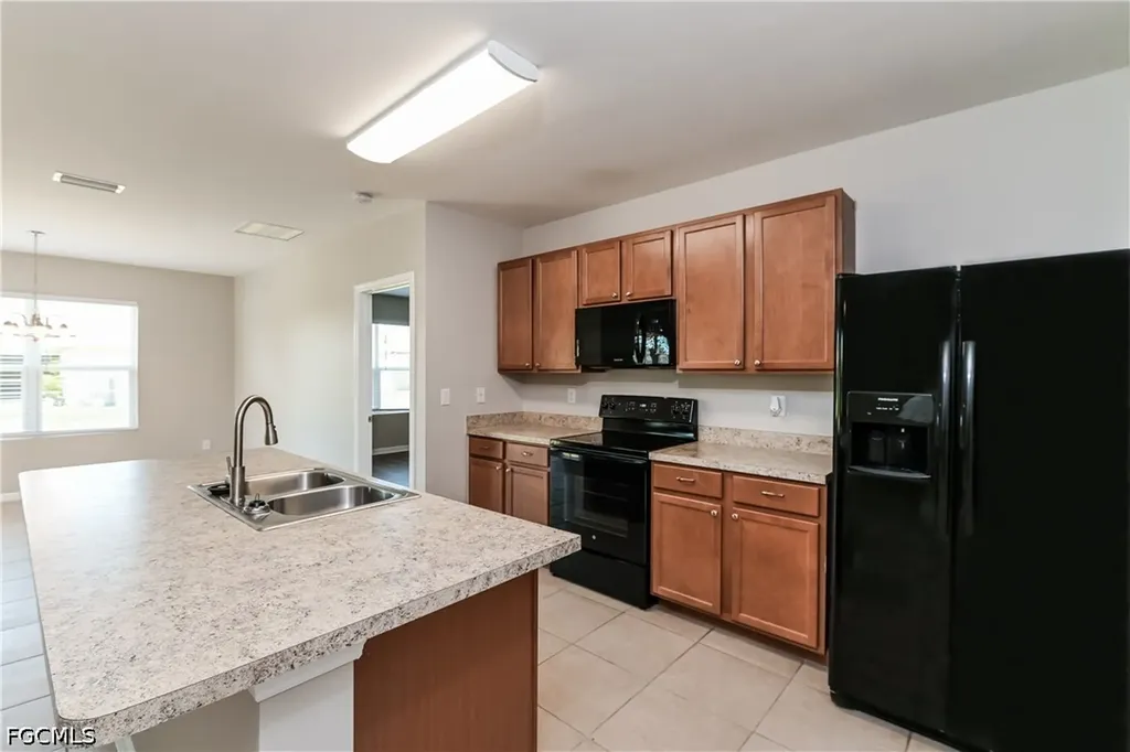 630 SW 23rd Street Cape Coral FL 33991