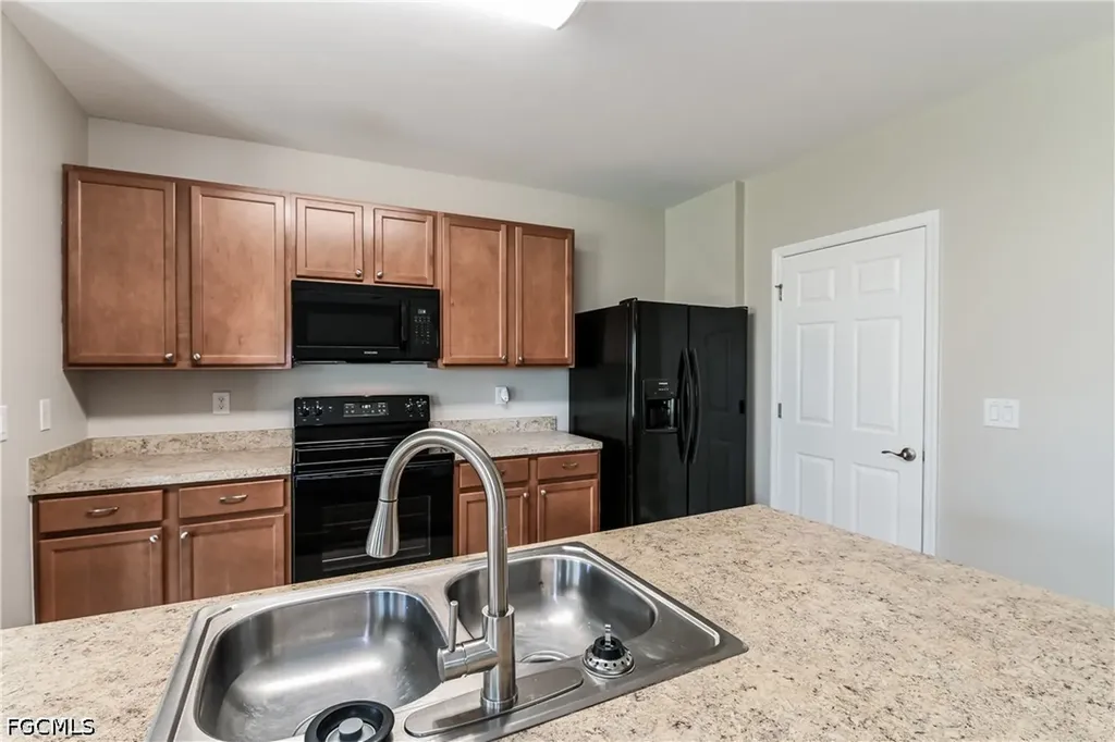 630 SW 23rd Street Cape Coral FL 33991