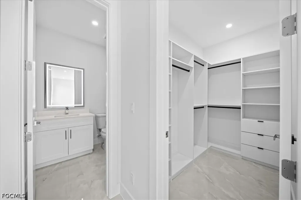 608 SW 20th Terrace Cape Coral FL 33991