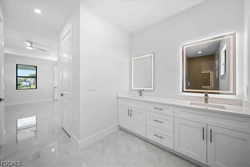 608 SW 20th Terrace Cape Coral FL 33991