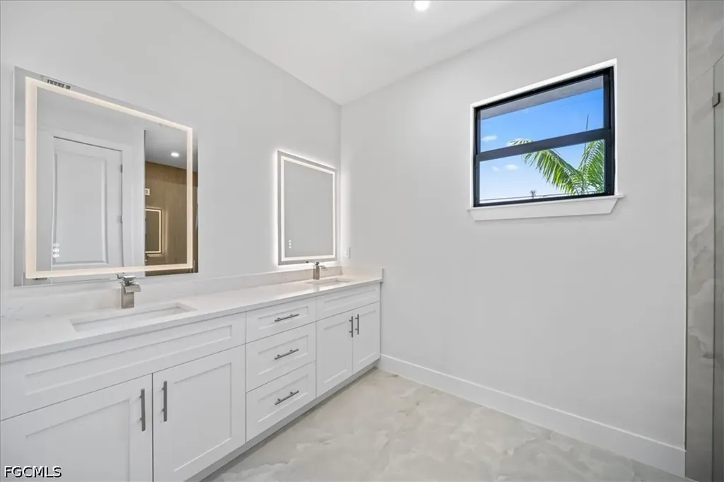 608 SW 20th Terrace Cape Coral FL 33991