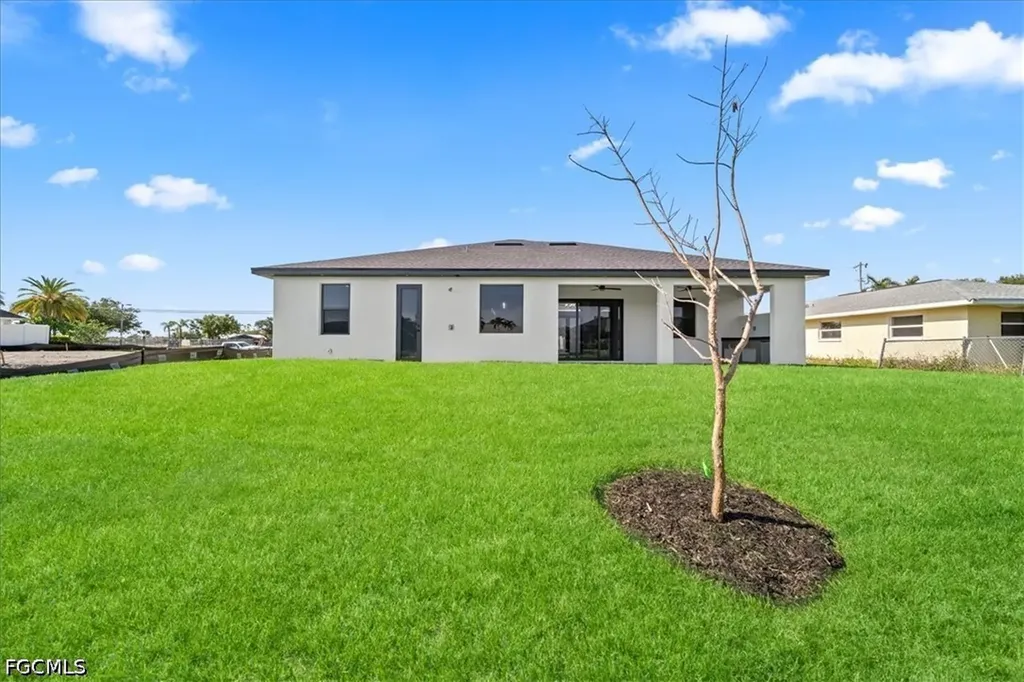 608 SW 20th Terrace Cape Coral FL 33991