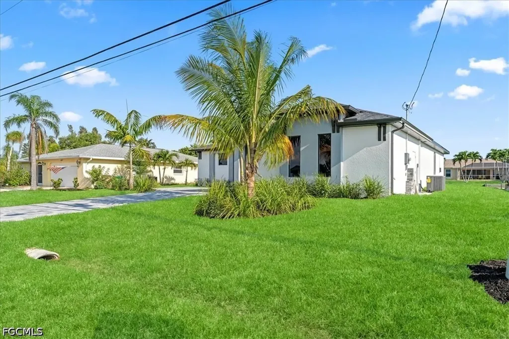 608 SW 20th Terrace Cape Coral FL 33991