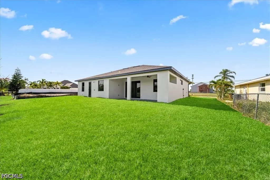 608 SW 20th Terrace Cape Coral FL 33991