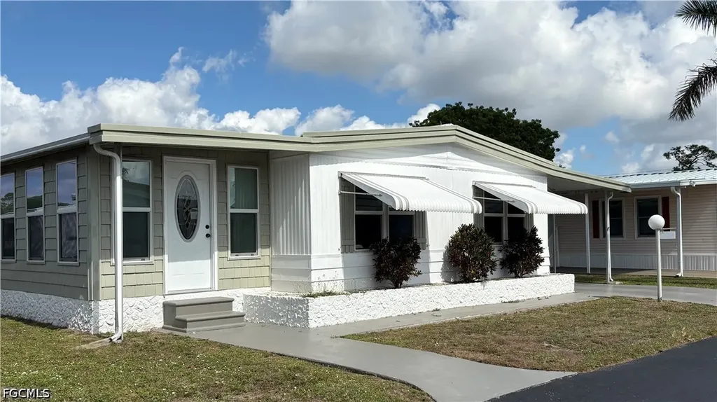 748 Park Avenue North Fort Myers FL 33917