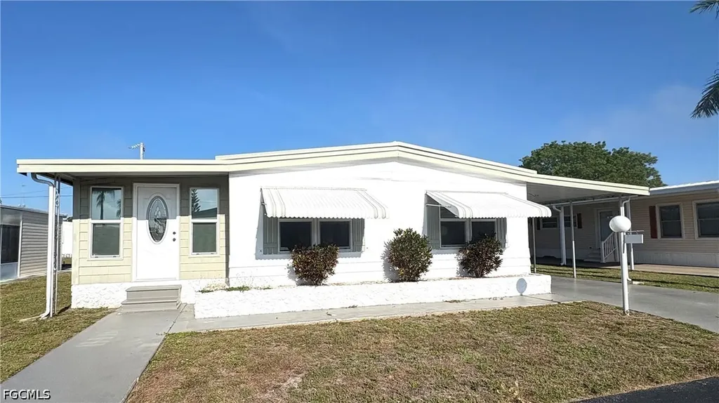 748 Park Avenue North Fort Myers FL 33917