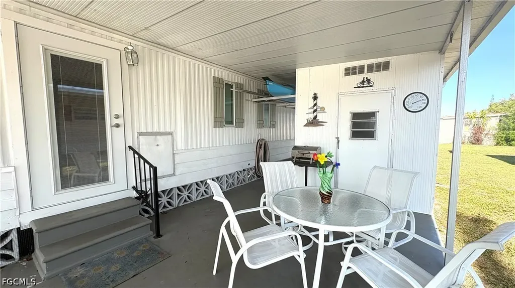 748 Park Avenue North Fort Myers FL 33917