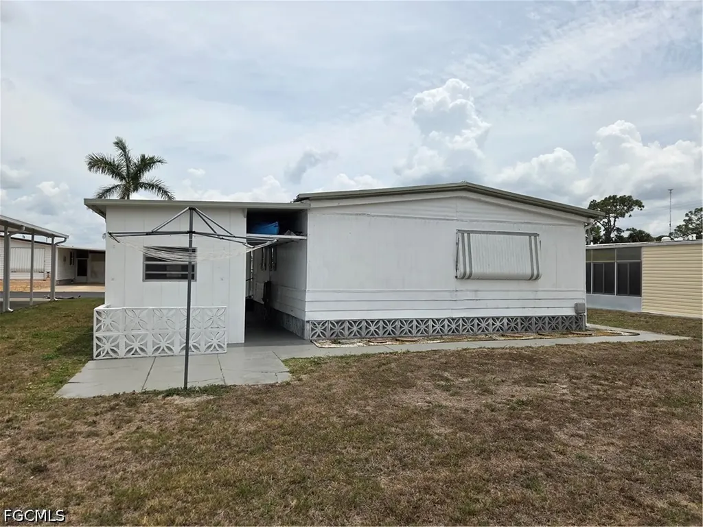 748 Park Avenue North Fort Myers FL 33917