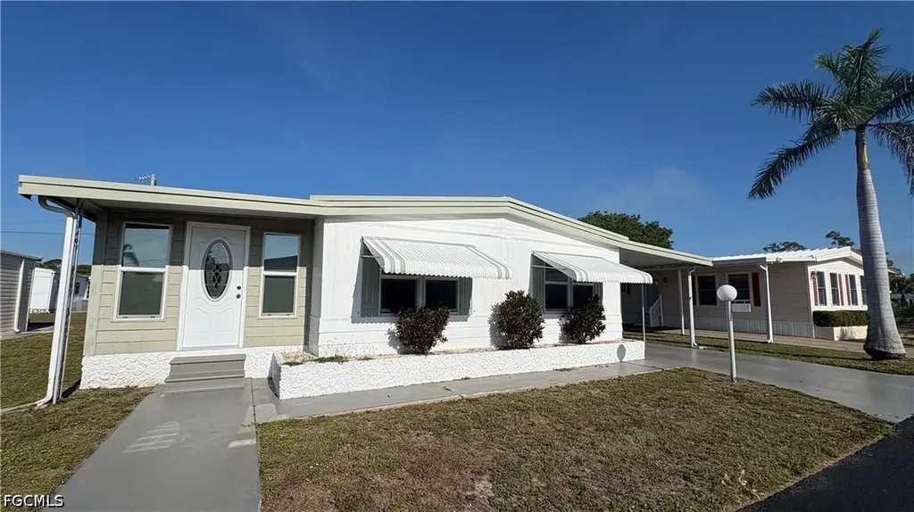 748 Park Avenue North Fort Myers FL 33917