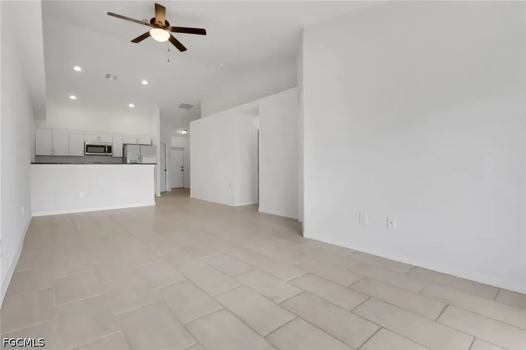 823/825 Cultural Park Boulevard S Cape Coral FL 33990