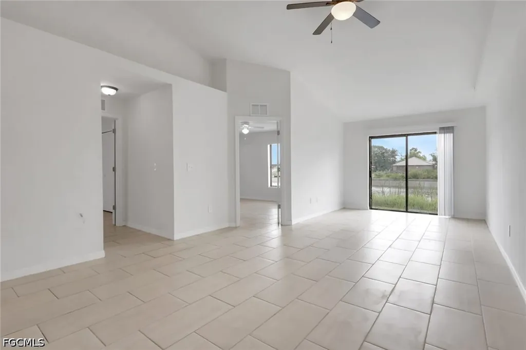 823/825 Cultural Park Boulevard S Cape Coral FL 33990