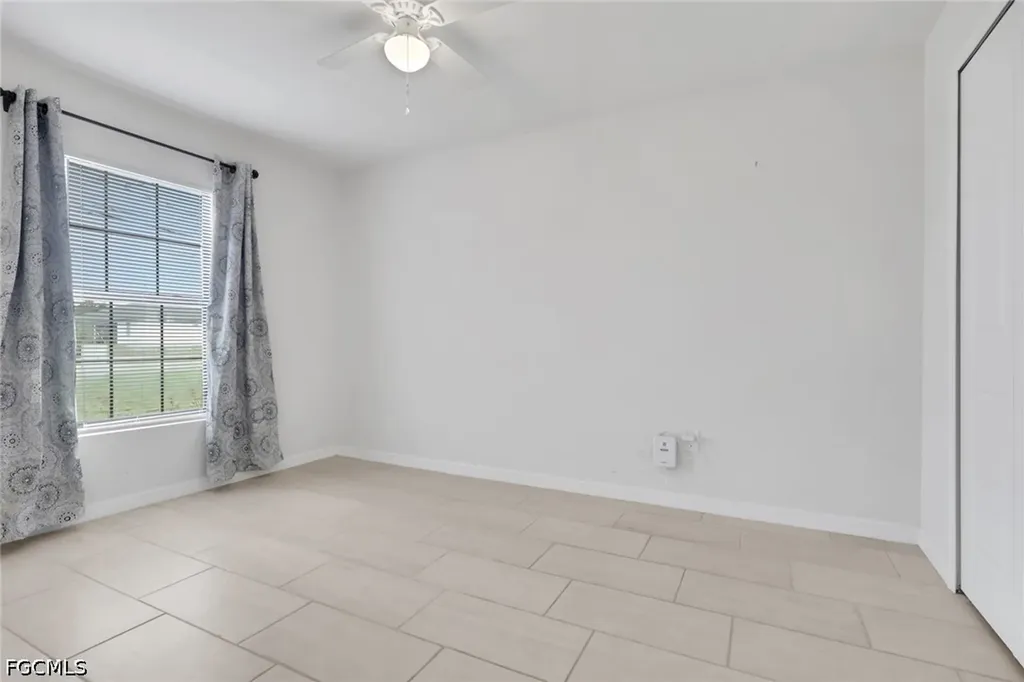823/825 Cultural Park Boulevard S Cape Coral FL 33990