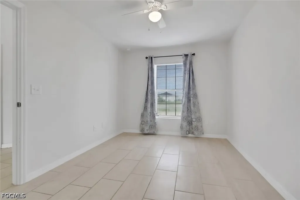 823/825 Cultural Park Boulevard S Cape Coral FL 33990