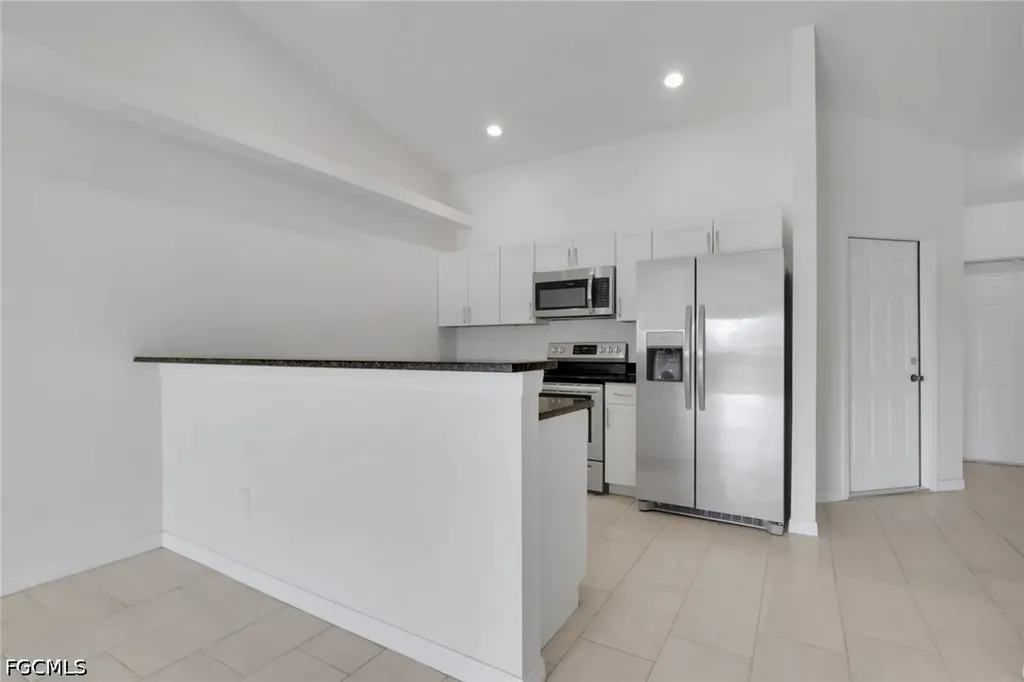 823/825 Cultural Park Boulevard S Cape Coral FL 33990