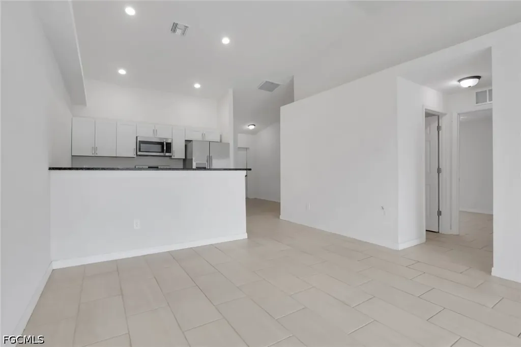 823/825 Cultural Park Boulevard S Cape Coral FL 33990