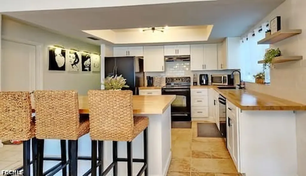 319 SE 24th Avenue Cape Coral FL 33990