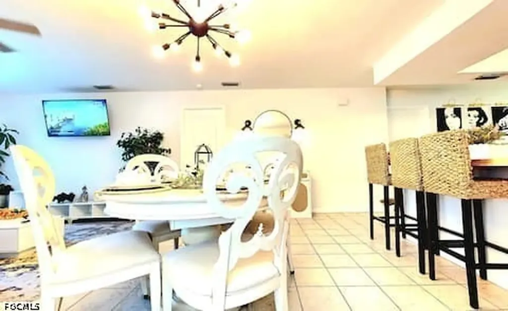 319 SE 24th Avenue Cape Coral FL 33990