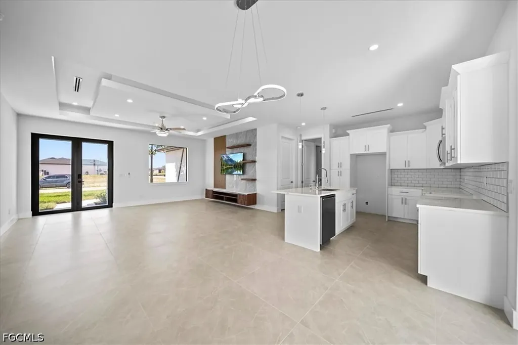 10 NE 9th Street Cape Coral FL 33909