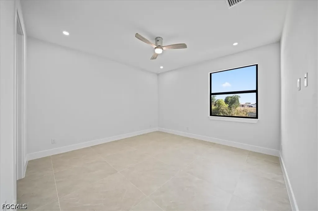 10 NE 9th Street Cape Coral FL 33909