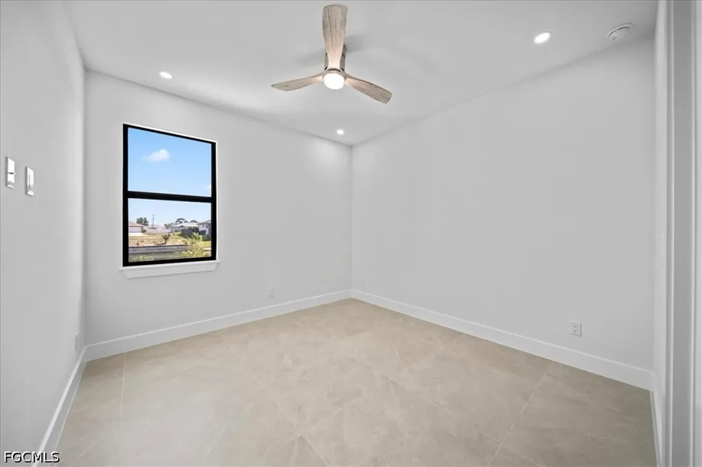 10 NE 9th Street Cape Coral FL 33909